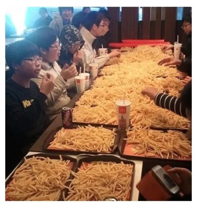 【悲報】有名なマックでポテトオフ会、物価高市で量が激減してしまうｗｗｗｗｗｗｗｗ