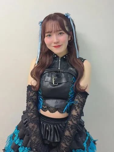 【悲報】21歳アイドルさん、加入10日後にグループ解散発表されてしまう・・・・・・・・・