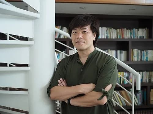 【悲報】平野啓一郎さん「小泉大臣は辞任すべき。自衛隊を軍隊だと認識し、自衛官を軍人だと明言している」・・・・・・・・・