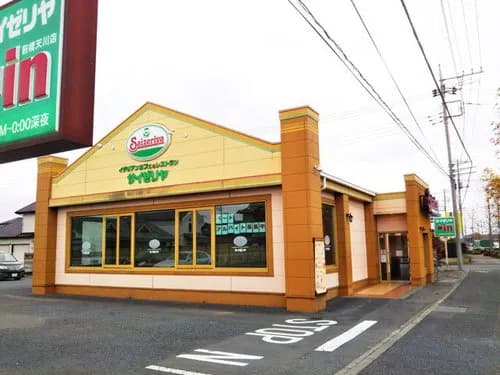 【悲報】旅先でサイゼやガストに入りたがる人、一定数存在してしまう・・・・・・・・・