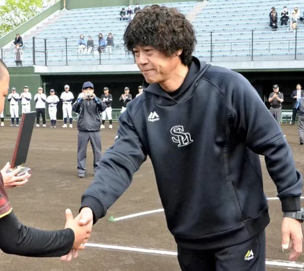 城島健司さん、また髪型変わる