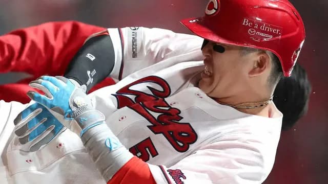 【悲報】カープ小園海斗、死球で負傷交代。不動の3番打者にアクシデント