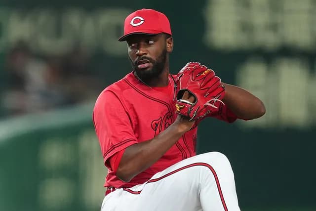 広島ハーン、防0.00 最速158キロ 奪三振率11.57で無双中！8回セットアッパー