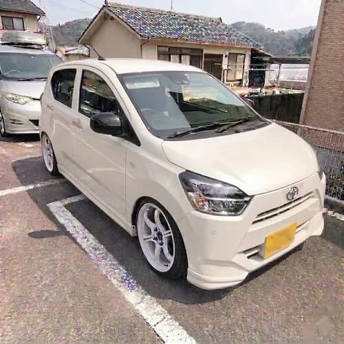 【悲報】最近の軽自動車さん、ガチで普通車よりカッコよくなってしまう・・・・・・・・・