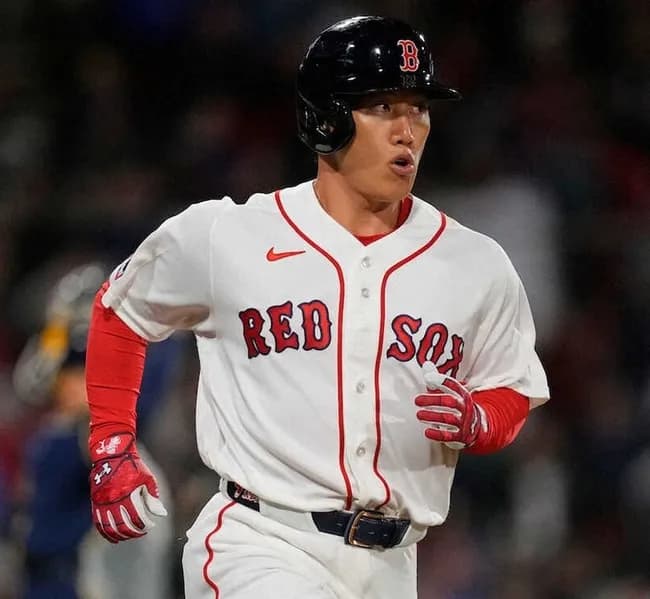 【悲報】吉田正尚　.289  ニゴロ中飛遊ゴロ遊ゴロ