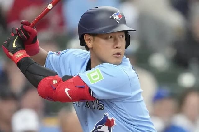 岡本和真（29）　.207 3HR 8打点 OPS .622 war0.0 ←これ