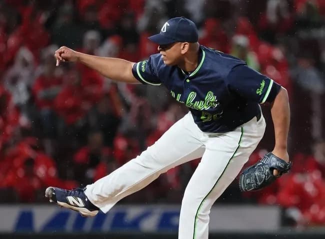 ヤクルトの新助っ人、リランソにアクシデントか　マツダスタジアムに到着するもタクシーで球場離れる　7試合で防御率0・00