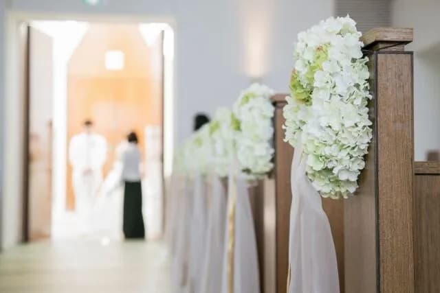 女「結婚式は絶対したい！！(300万)」←ぶっちゃけ少子化非婚化の一因よなこれ