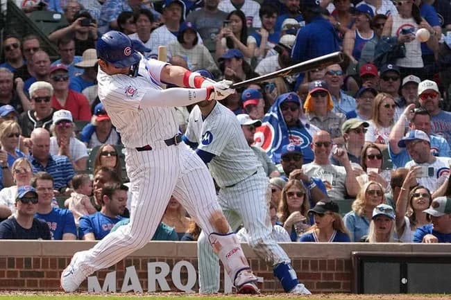 鈴木誠也吠えた3戦連発！　8回勝ち越しソロで本拠地喝采…153キロ速球を粉砕　3安打で打率.319に上昇