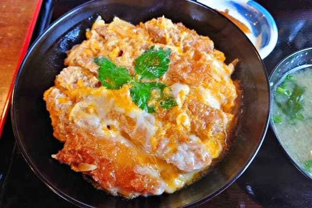 カツ丼に入っている葉っぱの意味ｗｗｗｗｗｗｗｗｗｗｗｗｗｗｗｗｗｗｗｗｗ