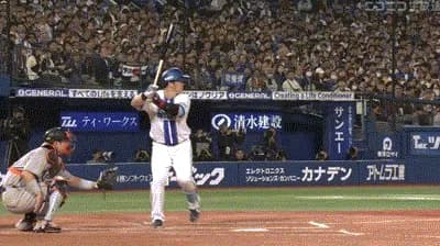 【DeNA対巨人4回戦】DeNA・牧にアクシデント…一塁への走塁で脚を痛めて負傷交代…