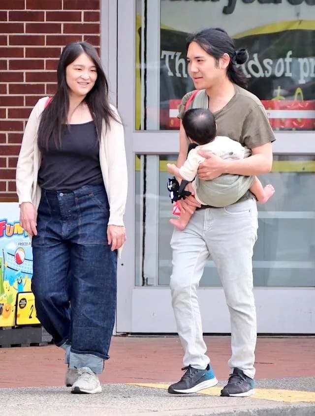 【朗報】小室圭夫婦、家族3人で幸せそうなシーンを撮影されるｗｗｗｗｗｗｗｗｗｗｗ