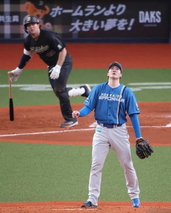 有原航平さん、4回途中8失点で防御率8.23