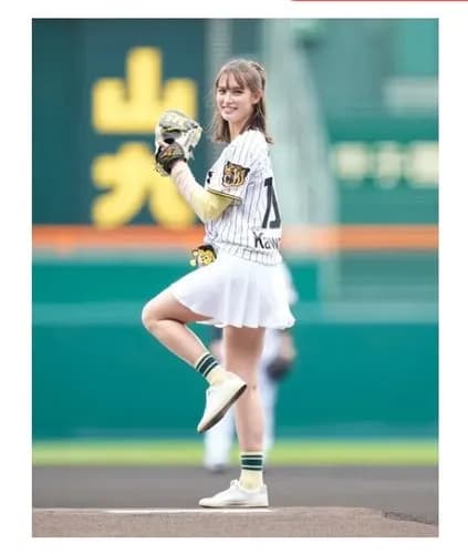【朗報】トラウデン直美さん、甲子園始球式でミニスカ美脚披露もワンバンで悔しがるｗｗｗｗｗｗｗｗｗｗ