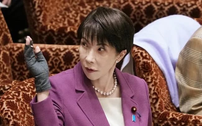 【文春砲】高市早苗さん、隠し部屋の中で電話を無視して煙草を吸いながら過ごしていたｗｗｗ