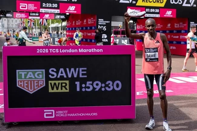 【朗報】男子マラソン、1時間59分30秒で、人類史上初の2時間切り達成😄😄