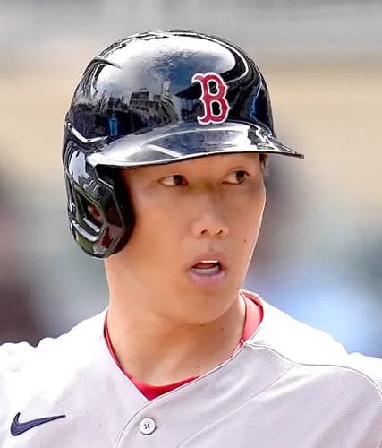 【悲報】レッドソックス臨時監督、さっそく吉田正尚さんをベンチにぶちこむ