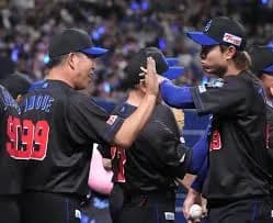 中日川越、走塁中に右肩を脱臼　井上監督「肩はハマった」