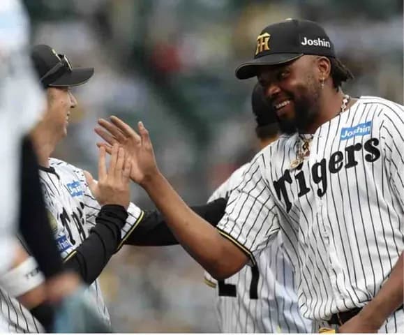 阪神・ドリス　九回０封締め　盟友・藤川監督に１００勝届けた「僕にとっても彼にとってもいい思い出」