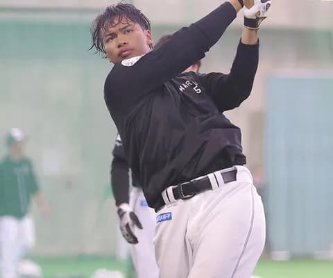 ロッテ櫻井ユウヤ .261(119-31) 1本 31三振  OPS.635(2軍)