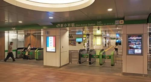 【速報】金塊2キロが入ったリュックさん、新小岩駅前の路上で強奪されてしまう・・・・・・・・・
