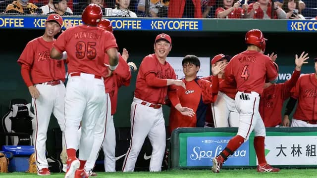 【朗報】カープ(歴史的貧打)、チーム打率.202→.214に爆上げｗｗｙｗ【祝勝会】
