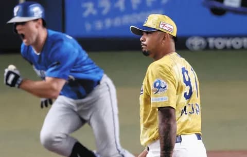 【中日】メヒア、”７球連続カーブ”が裏目…DeNAに勝ち越し許す「それでは勝てない」と井上監督が苦言