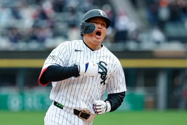 シカホワチームメイト「村上は誰よりも早く球場にきて常に何かをしている。みんな感心してるんだ」