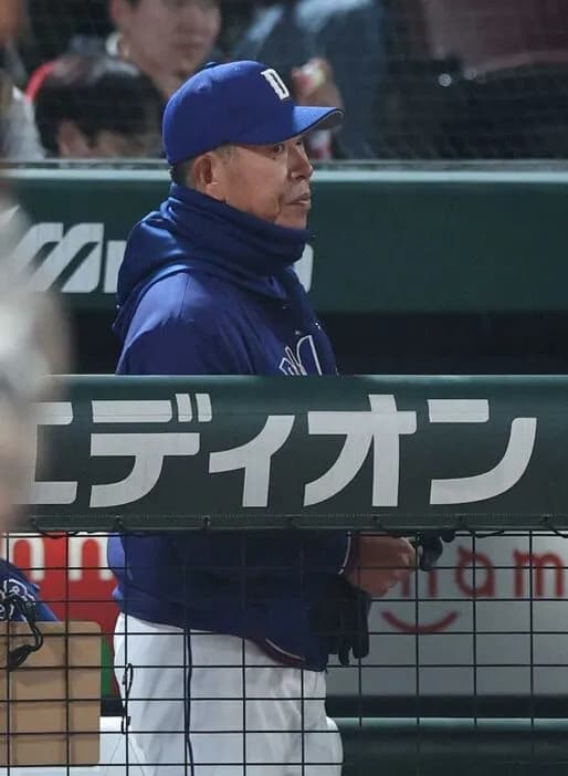 球団最速20敗…中日・井上監督「ちょっと語尾強める形で」試合後に緊急ミーティング　守備ミス相次ぎ自滅