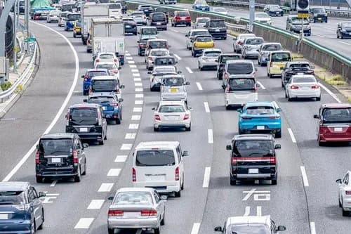 【悲報】高速の追越車線トロトロマンさん、ガチで大発生してしまうｗｗｗｗｗｗｗｗｗｗ