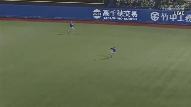 高木豊「（同点の9回ランナー1塁の場面）外野後ろに守ってたけど、1,3塁作らせないために外野前進させるべきだった」