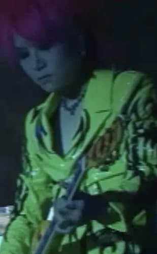 【悲報】YOSHIKIさん「Hideが旅立って28年。今でも心の中でよく会話をする」・・・・・・・・・