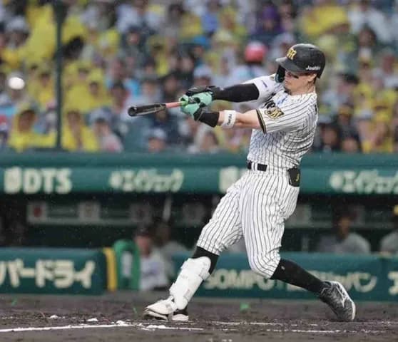 【阪神】佐藤輝明が止まらない！２打数１安打で４割キープ　安打、本塁打、打点、出塁率で現在５冠