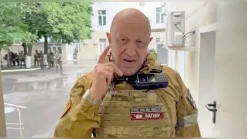【悲報】プーチン大統領さん、ガチでクーデターを懸念して警護を大幅強化してしまう・・・・・・・・・