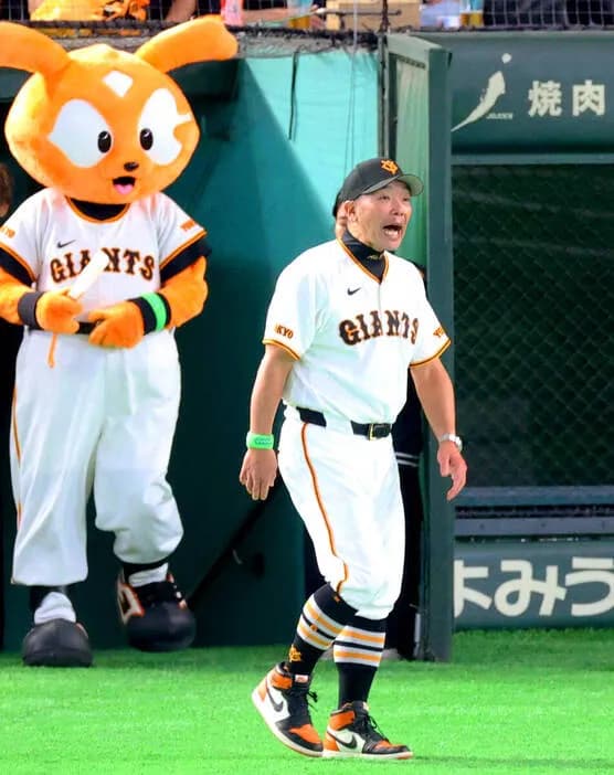巨人・阿部監督「ヤクルト若手は得点圏で打てる。うちの打者はどっちつかず。初球をスイングかけなかったりが多く見受けられる」