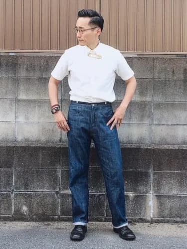 【悲報】おっさんさん、青いジーパンを履いてるだけで女さんにキショがられてしまうｗｗｗｗｗｗｗｗｗｗ