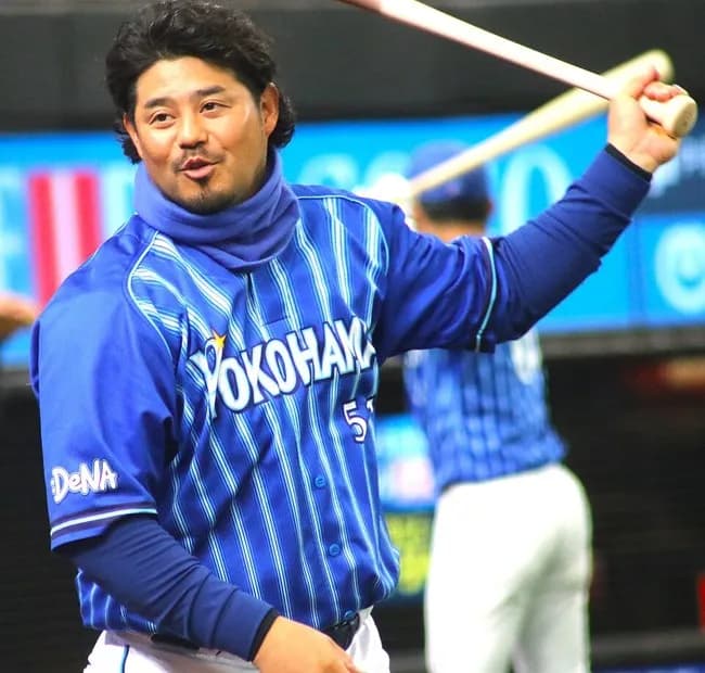 宮崎敏郎(32)  141試  .301  16本  73打点  OPS.808 ←オフに6年12億の長期契約