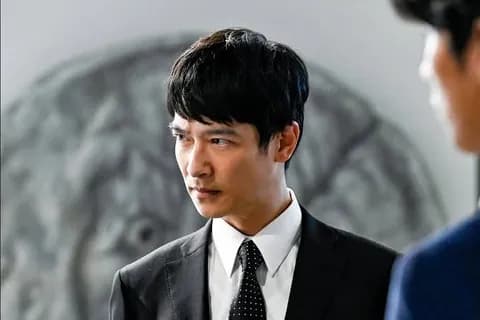 ( ヽ´ん`)「バイト仲間の大学生達からは半沢直樹って呼ばれて慕われてた」