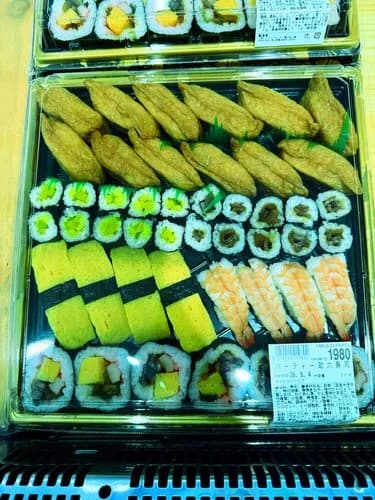 【悲報】助六寿司さん（パーティー用）、ガチでとんでもない見た目で発見されるｗｗｗｗｗｗｗｗｗｗ
