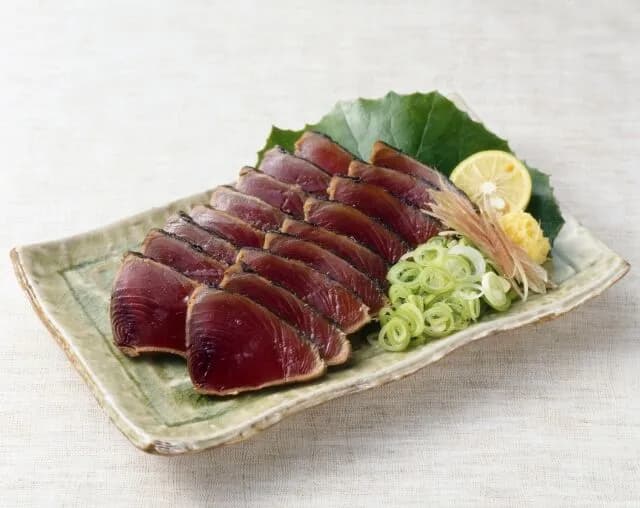 お前ら「カツオのタタキうんめえw(嘘だよ…本当は血生臭くてまずいよ！)」