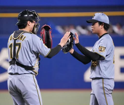 阪神　伏見寅威(35) 打率.100 OPS.296 年俸1億円 ←この人に対する感想