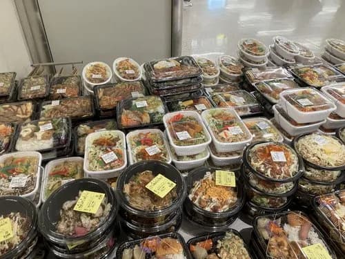 【悲報】「沖縄料理はマズい」という偏見を払拭するために沖縄に行った結果wwwwwwwwww
