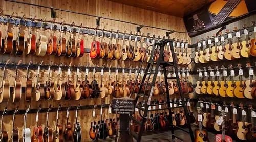 【悲報】米国の楽器店で弾かれまくったギターリフTOP10さん、曲が古すぎるｗｗｗｗｗｗｗｗｗｗ