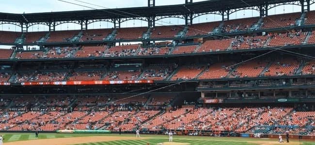 【悲報】MLB屈指の人気だったカージナルス、ガラガラ水増し球団の成り下がる