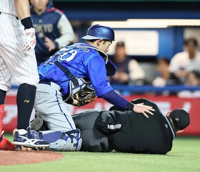 【悲報】オスナ審判殴打事件、「頭蓋骨陥没骨折で意識不明」と判明する・・・・・・