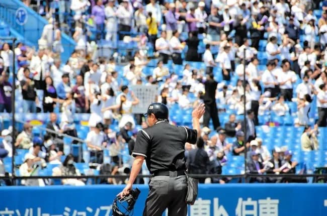 【朗報】審判団、意識不明の川上拓斗審判員の番号29を付けて試合に臨む