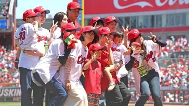 カープ赤木が母と完封リレーで最下位脱出！二俣2打点！坂倉モンテロ適時打！持丸大盛マルチ！辰見2盗塁！塹江回跨ぎ2年ぶり勝利で連敗ストップ！【広島4-0ヤクルト/試合結果】