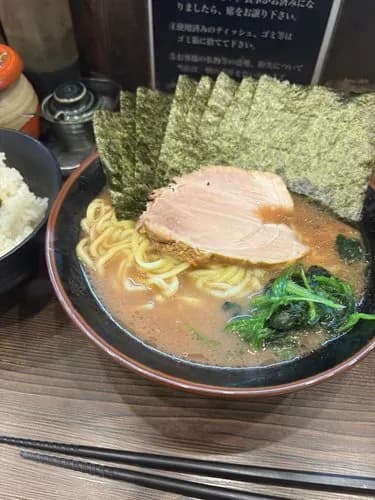 【悲報】家系ラーメンさん、ガチでうんめぇｗｗｗｗｗｗｗｗｗｗ