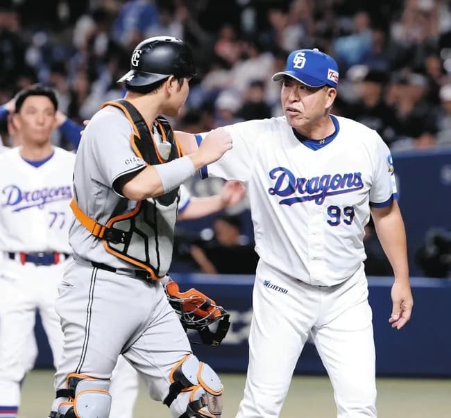 【朗報】名将井上一樹、阿部慎之助と大城に謝罪