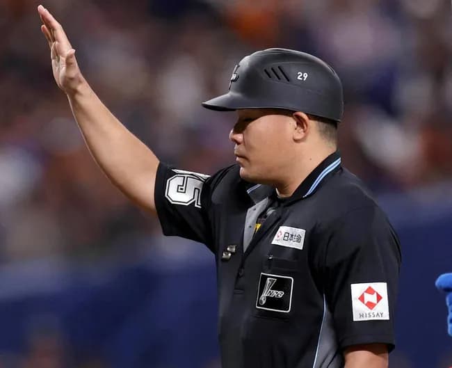 オスナにフルスイングされた川上審判、3週間が経過した現在も意識戻らず